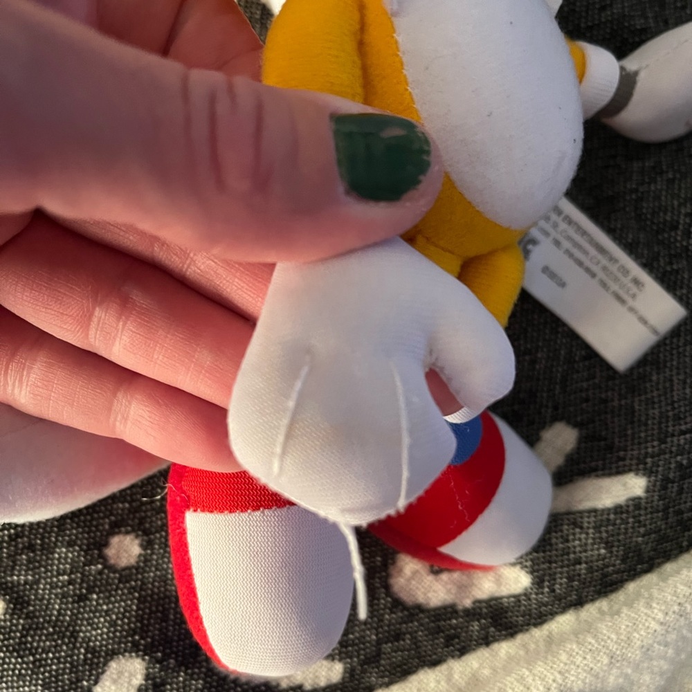 Sonic the hedgehog “Tails” plush EUC - Picture 4 of 5